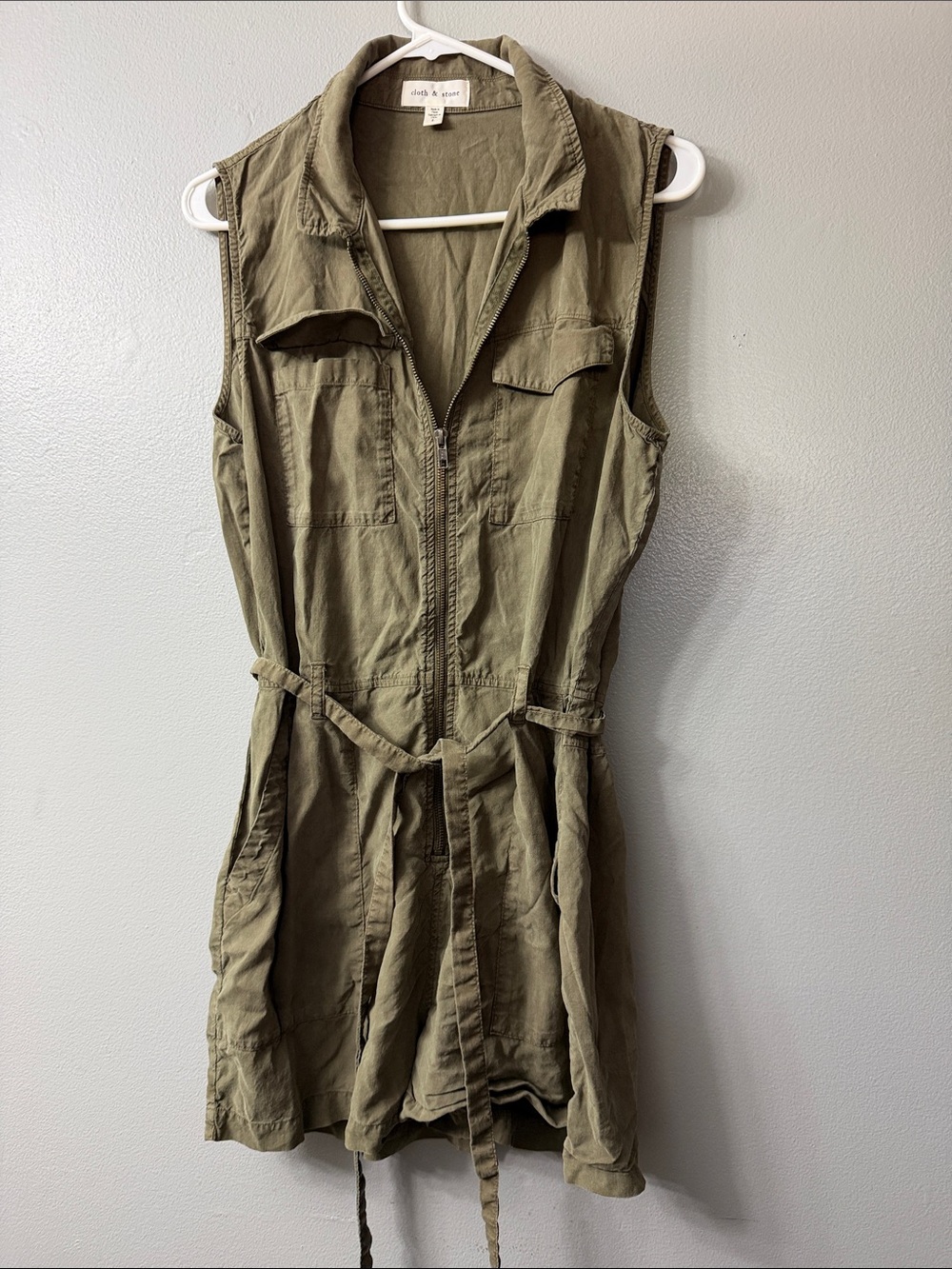cloth & stone women’s Olive Utility Zip short Romper large